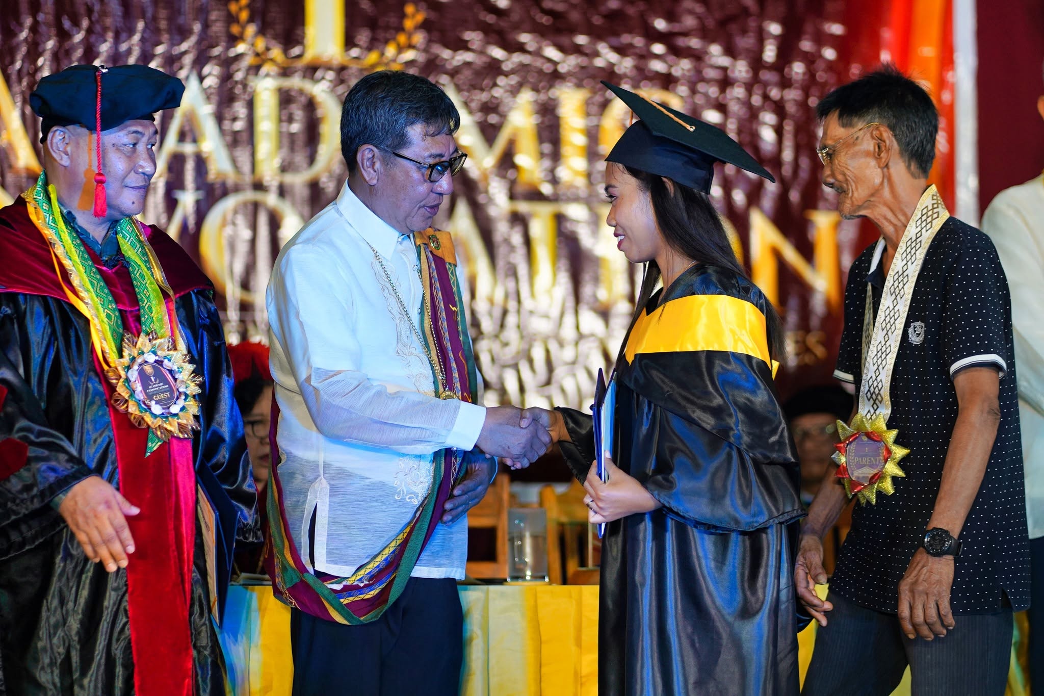 GRAD-AT-CALAYAN-PHOTOSET photo 14